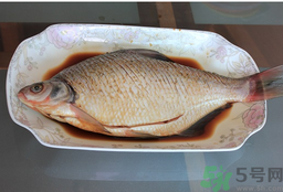 鯽魚死了還能吃嗎？死鯽魚能吃嗎？