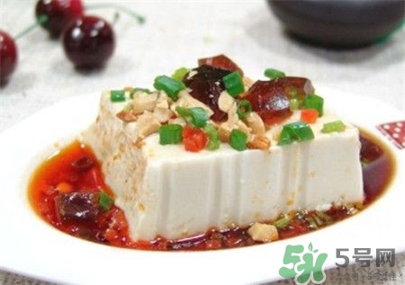 內(nèi)酯豆腐怎么打開(kāi)不會(huì)碎掉?內(nèi)酯豆腐怎么取出來(lái)?