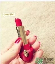 復(fù)古紅口紅適合學(xué)生嗎？復(fù)古紅口紅顯老嗎？