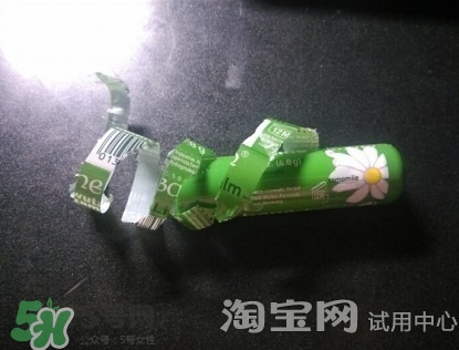 小甘菊唇膏小孩能用嗎？herbacin賀本清小甘菊唇膏小孩可以用嗎？