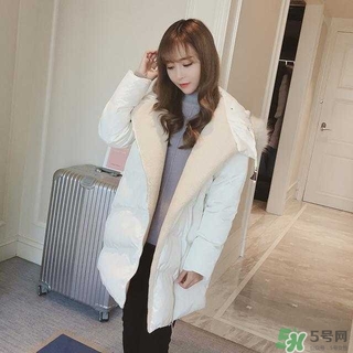 小個(gè)子女生適合穿什么羽絨服？個(gè)子矮的女生適合什么羽絨服