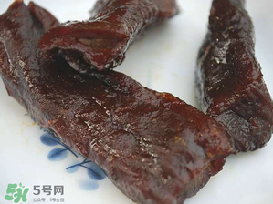 風(fēng)干牛肉是生的嗎？風(fēng)干牛肉是生的還是熟的？