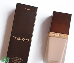 tom ford粉底液方和圓哪個好？tom ford粉底液方管圓管區(qū)別