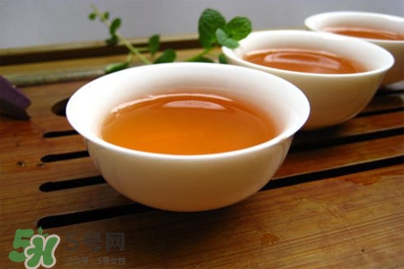 喝茶好還是白開(kāi)水好？喝茶和喝白開(kāi)水哪個(gè)好？