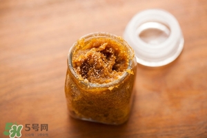 唇部磨砂膏多久用一次？唇部磨砂膏可以天天用嗎？