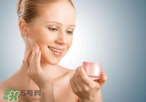 精華乳是乳液?jiǎn)?？精華乳和乳液的區(qū)別