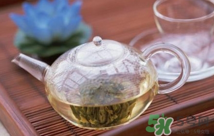 杜仲茶是熱性的嗎？杜仲茶和杜仲是一樣?xùn)|西嗎