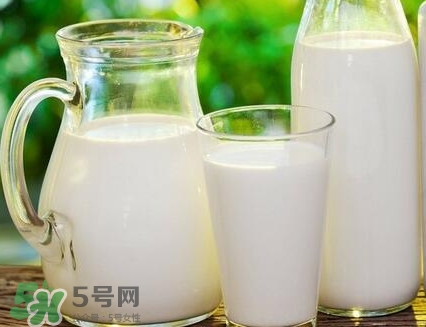 脫脂牛奶熱量高嗎？脫脂牛奶會(huì)發(fā)胖嗎