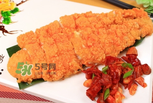 金鱒魚清蒸為什么變黑？食用金鱒魚有什么好處