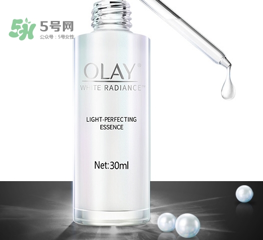 olay玉蘭油小白瓶小綠瓶哪個(gè)好？olay小白瓶小綠瓶區(qū)別