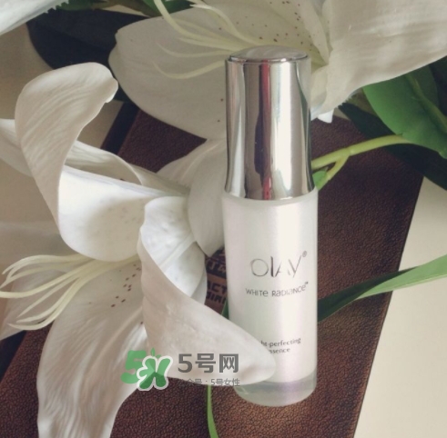 olay玉蘭油小白瓶小綠瓶哪個(gè)好？olay小白瓶小綠瓶區(qū)別