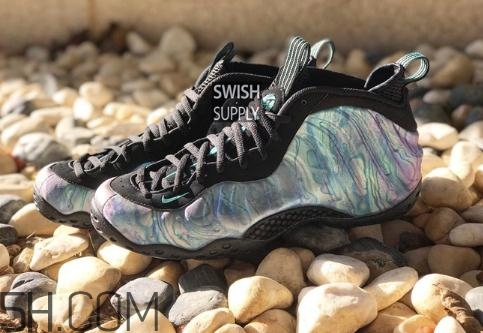 nike air foamposite one鮑魚(yú)噴實(shí)物什么樣？