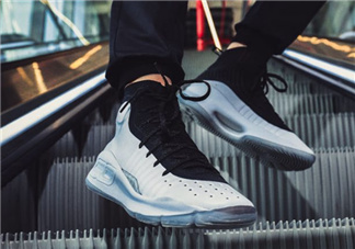 under armour curry 4黑白配色上腳效果怎么樣？