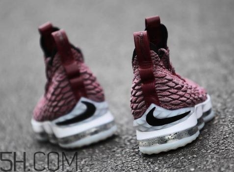 nike lebron 15 wine紅酒配色發(fā)售時間_多少錢？