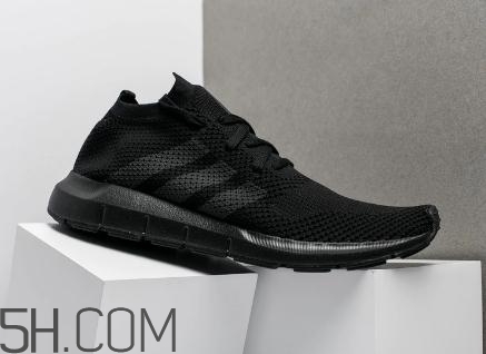 adidas swift run triple black配色在哪買_多少錢？