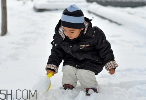 下雪天為什么要撒鹽 下雪撒鹽的原理