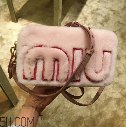 miumiu包包一般多少錢？這么仙的包包千萬別錯(cuò)過