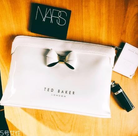 ted baker在中國有專柜嗎？顏值超高還不會撞款的包包