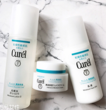 Curel乳霜早晚都能用嗎？夜間用最好