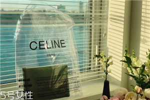 celine塑料袋多少錢？被代購炒翻天塑料包