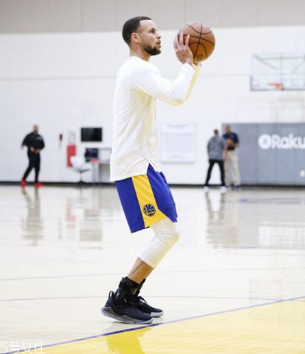 under armour curry 5庫里五代戰(zhàn)靴多少錢？