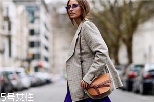 loewe gate bag多少錢(qián)？羅意威18新款馬鞍包價(jià)格