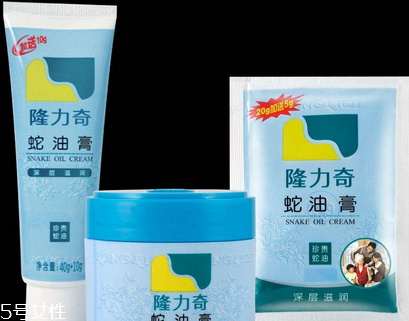 蛇油膏能治灰指甲嗎？灰指甲能用蛇油膏治嗎？