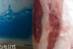 黑豬肉與白豬肉區(qū)別 黑豬肉與白豬肉哪個(gè)好吃？