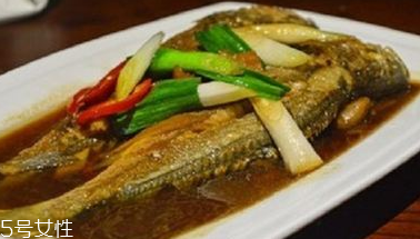 青魚(yú)是鯉魚(yú)嗎？青魚(yú)和鯉魚(yú)是不是一樣的？