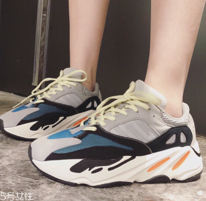 yeezy 700 mauve什么時候發(fā)售？椰子700灰紫色發(fā)售時間