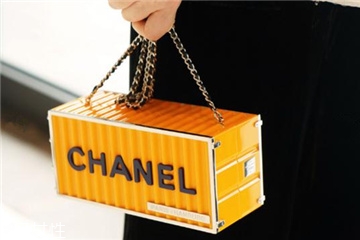 chanel集裝箱多少錢？香奈兒集裝箱包包正品價格