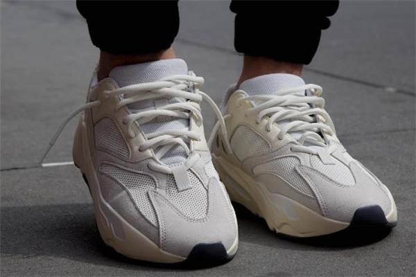 yeezy 700 analog什么時候發(fā)售 年度最強配色