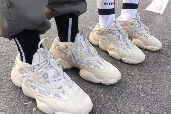 yeezy 500能用防水噴霧嗎 要選對種類