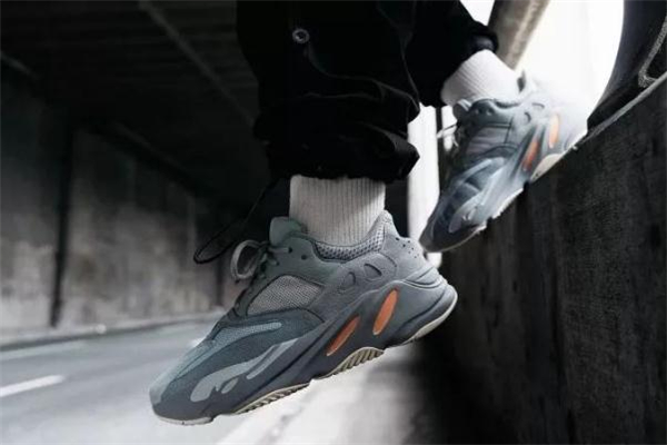 yeezy 700 inertia真假 椰子700慣性真假對(duì)比