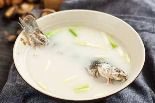 鯽魚湯為什么發(fā)苦 鯽魚湯是苦的怎么辦