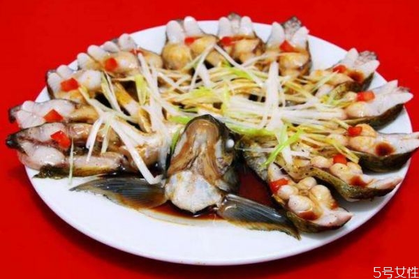 鰱魚有什么營(yíng)養(yǎng)價(jià)值呢 吃鰱魚有什么好處呢